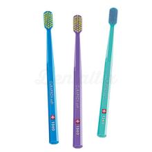 Curaprox Black & White : brosses à dents (2 unités)