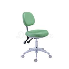 Sgabello regolabile per clinica odontoiatrica